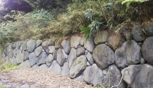 神奈川県鎌倉市にある玉縄城址の諏訪壇の石垣