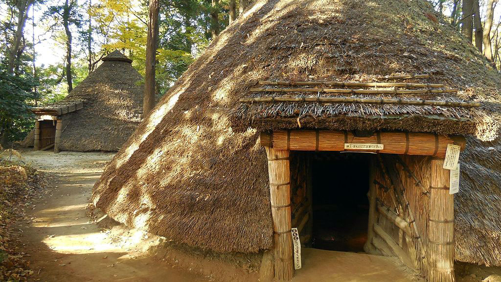 再現された縄文時代の住居。21世紀の森と広場（千葉県松戸市）