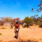 〈アフリカの旅８〉サン族伝統村落へサイクリング