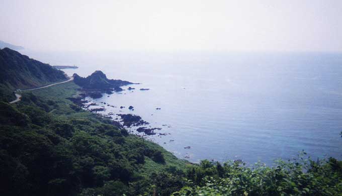 能登半島国定公園の椿展望台（珠洲市）から外浦地区（半島の日本海側）を望む © 山秋真